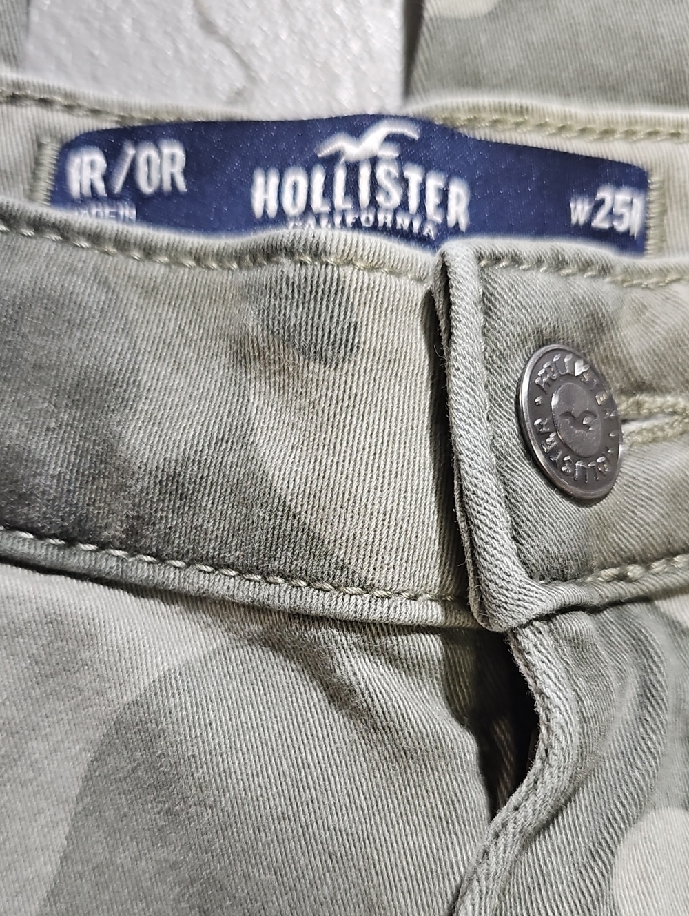 Hollister Jeans Ultra High Rise Dad Pant Utility Cargo In Camouflage Womens - Picture 3 of 10
